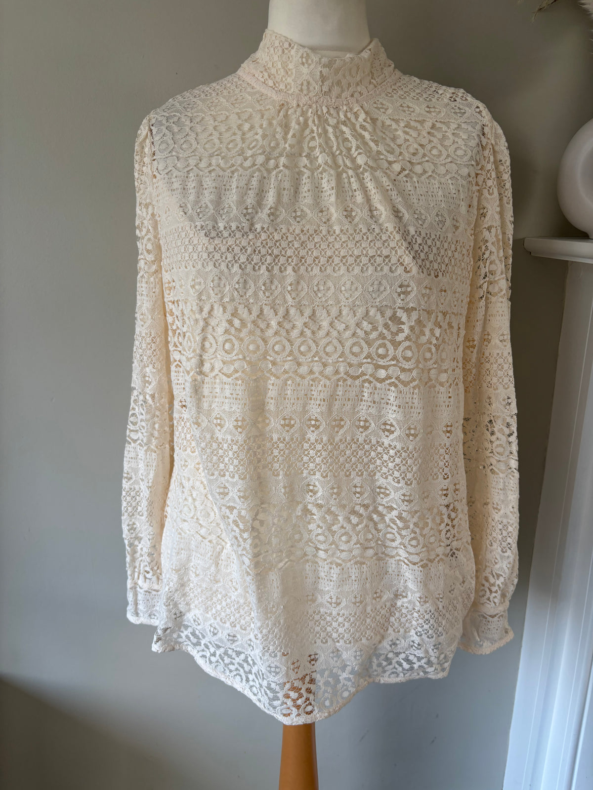 2 in 1 cream lace top by Heine Size 20