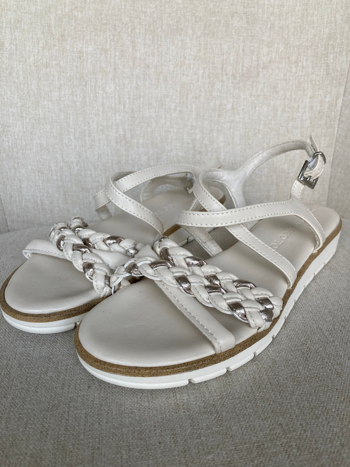 Cream leather sandals by Marco TOZZI - Size 4