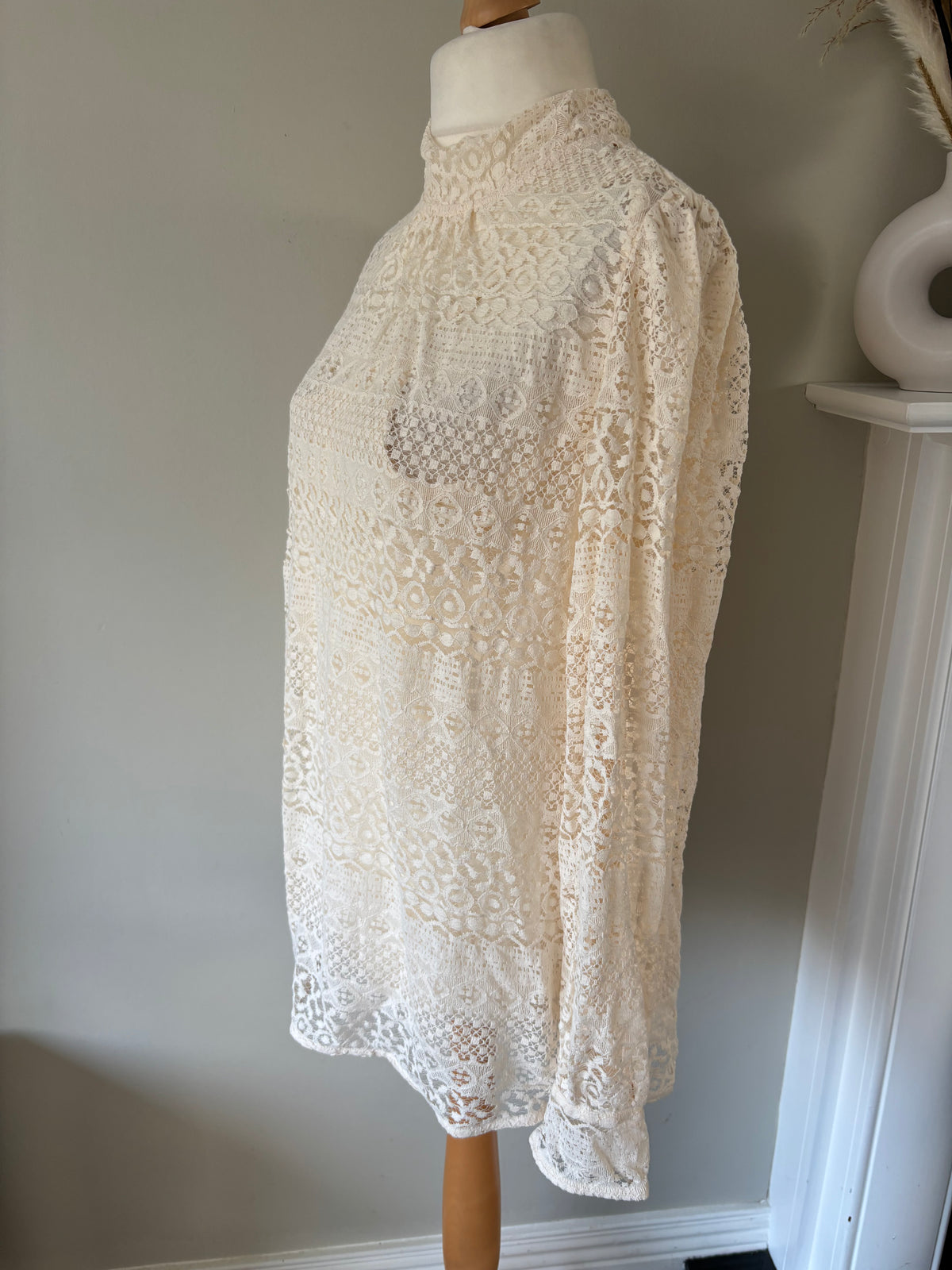 2 in 1 cream lace top by Heine Size 20