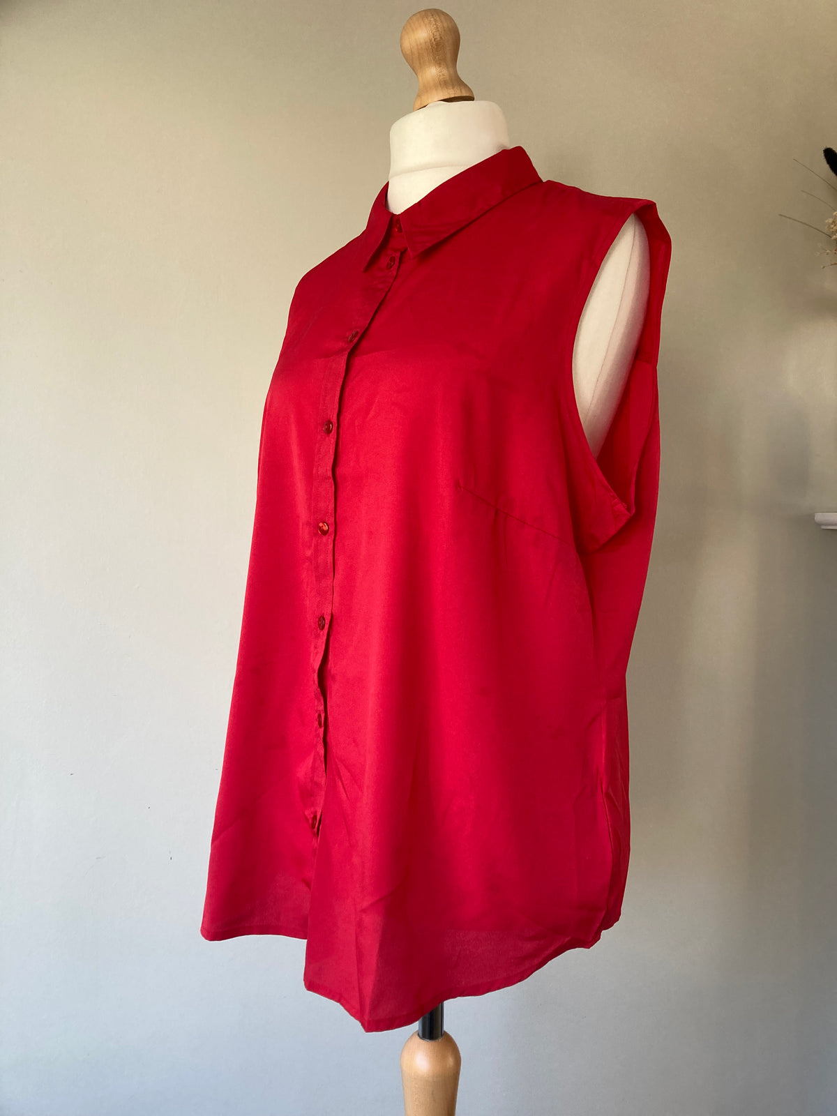 Red cold shoulder blouse - by BPC - Size 22