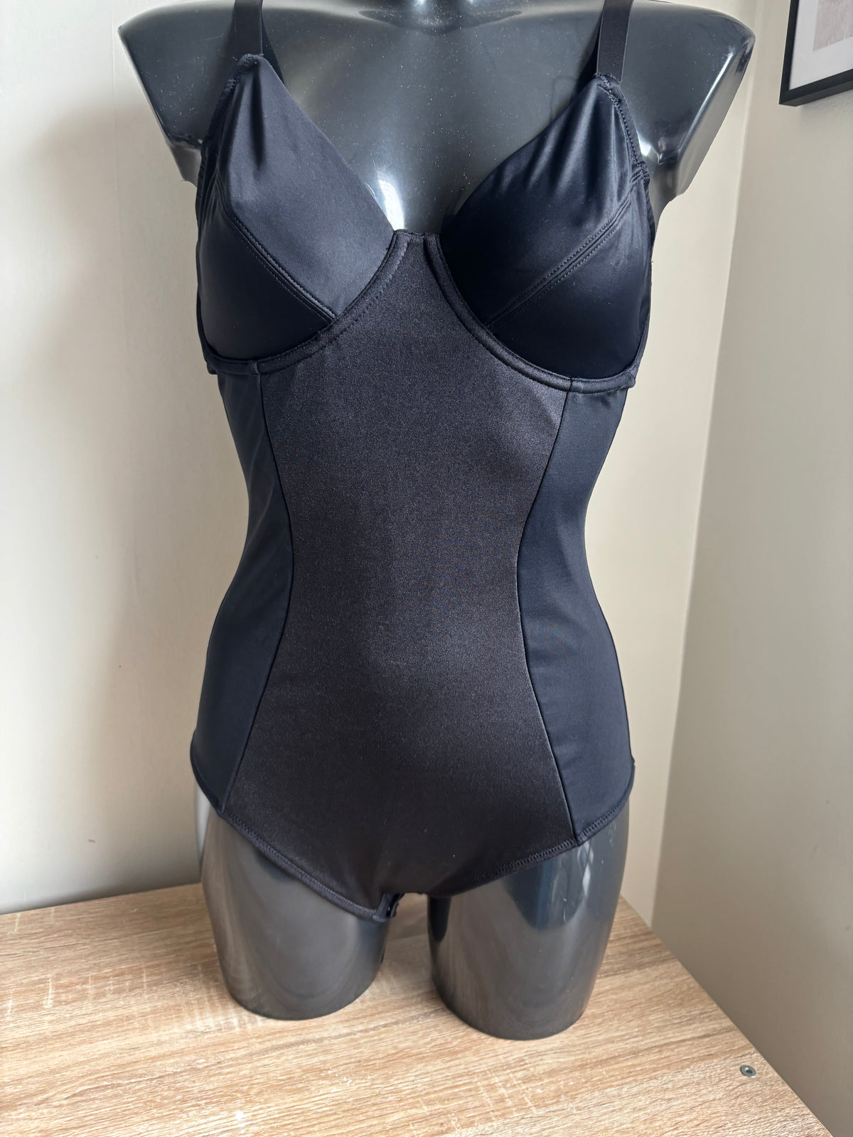 Underwired shaping body by Freemans  size 36 C