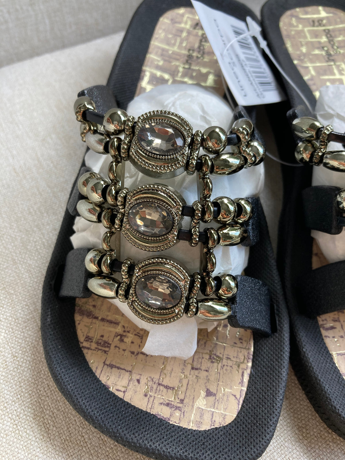 Beautiful glass and bead decor beach sandals - Size 4