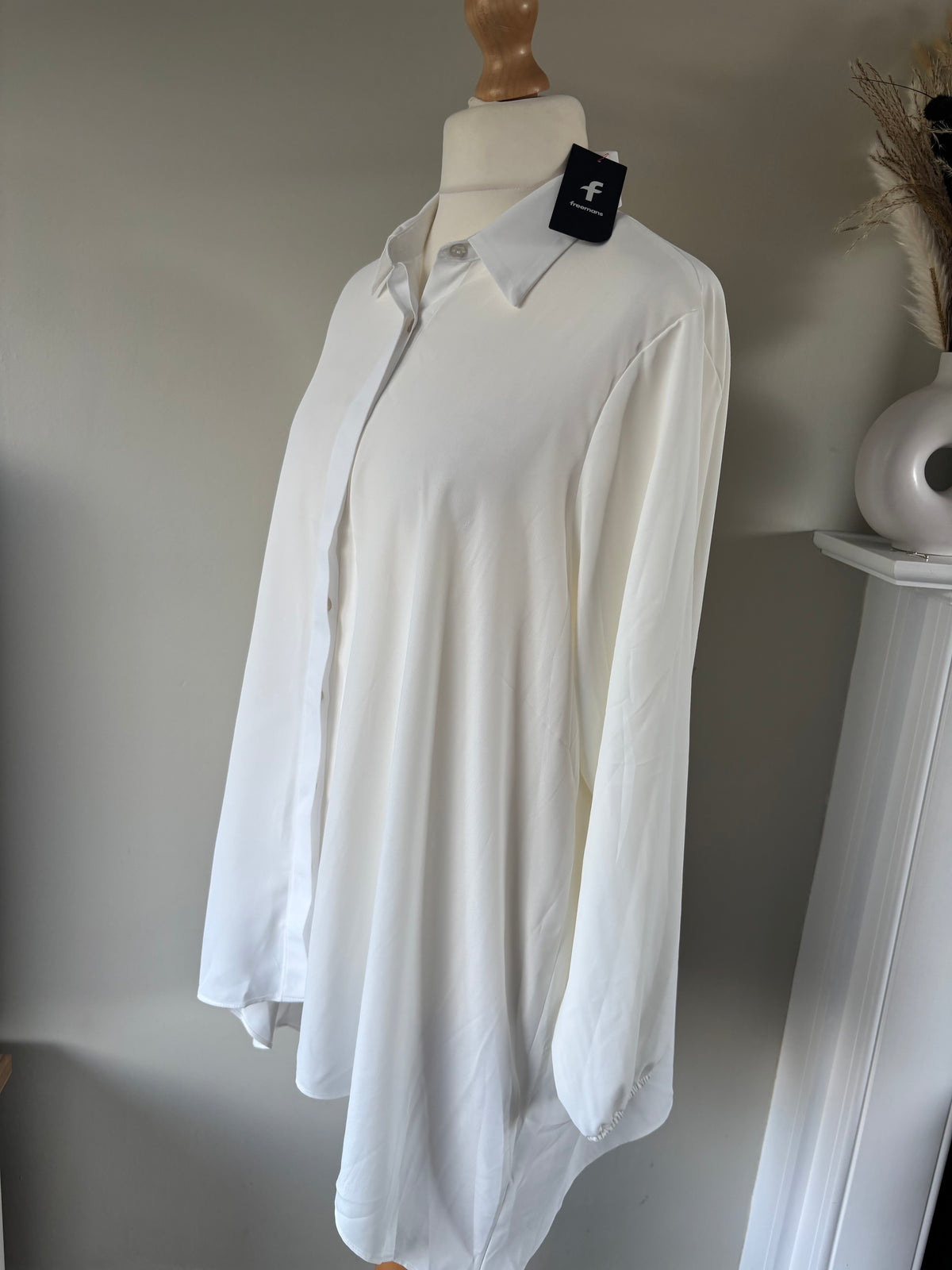 White longline blouse by Freemans size 22