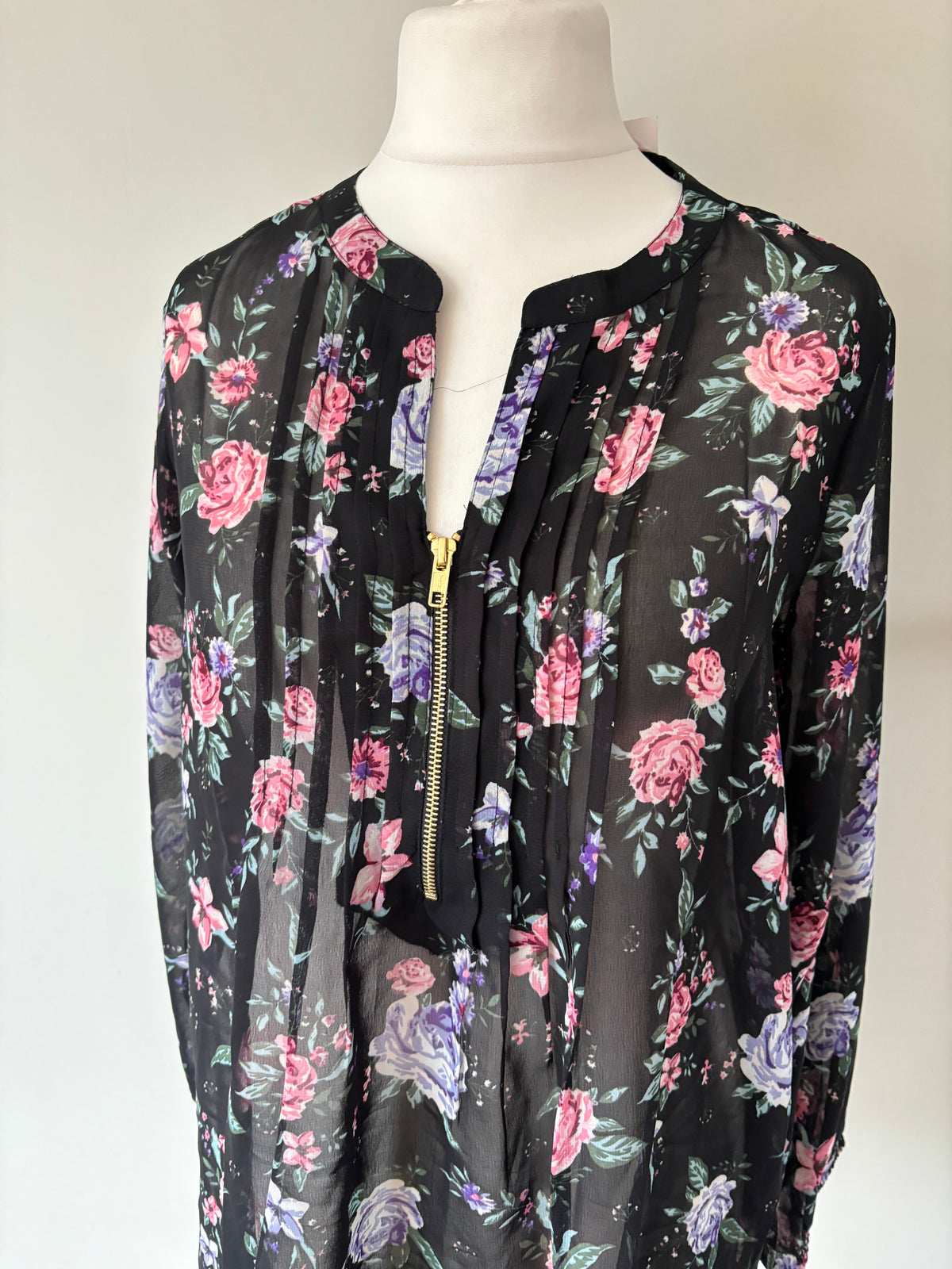 Dark Floral Chiffon Zip Pintuck Blouse by Together Size 12