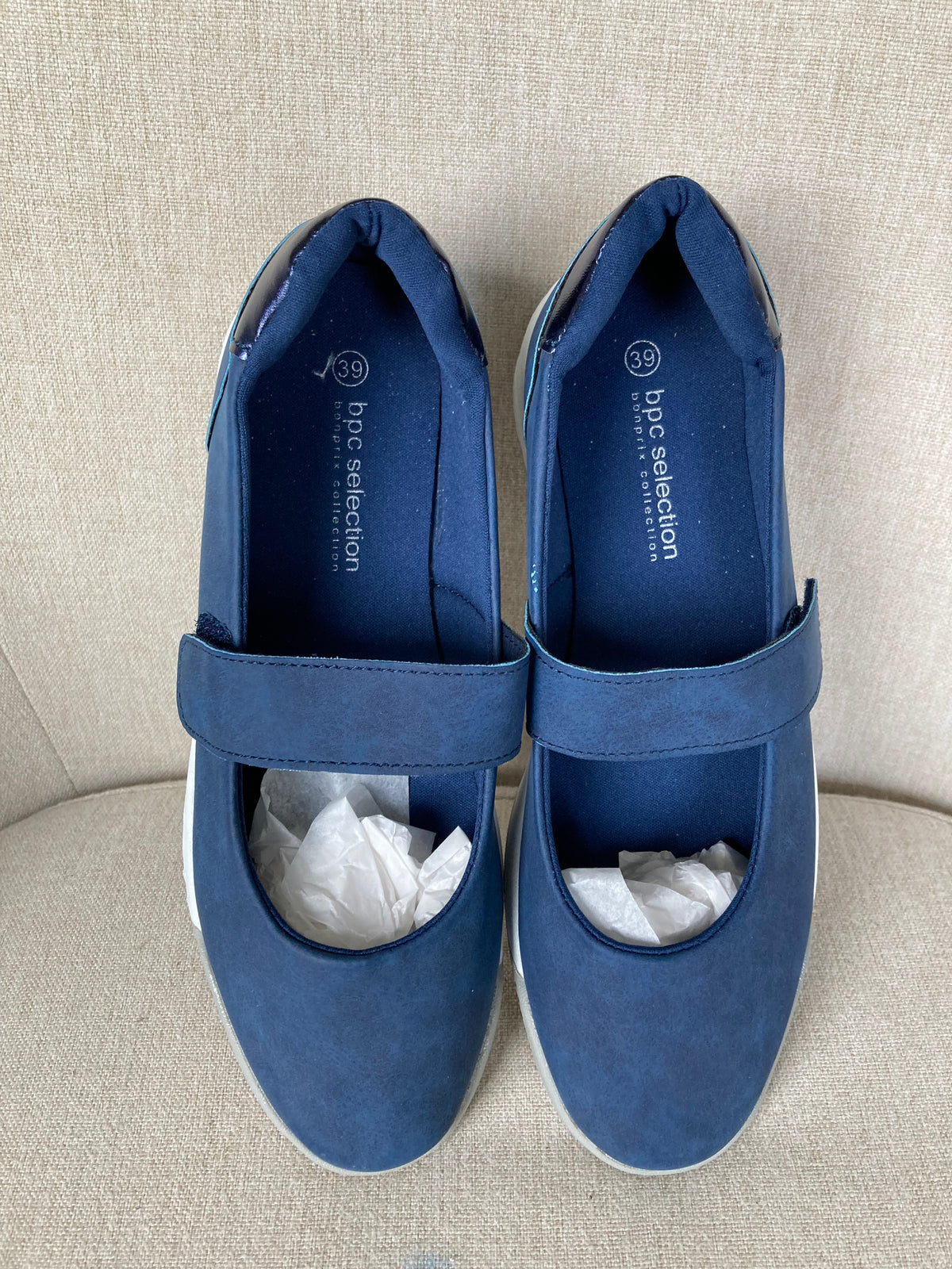 Navy trainer pumps by BPC - Size 6