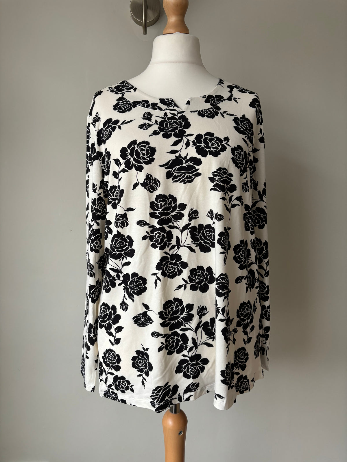 Floral Print Long Sleeve Top by Creation L Size 20