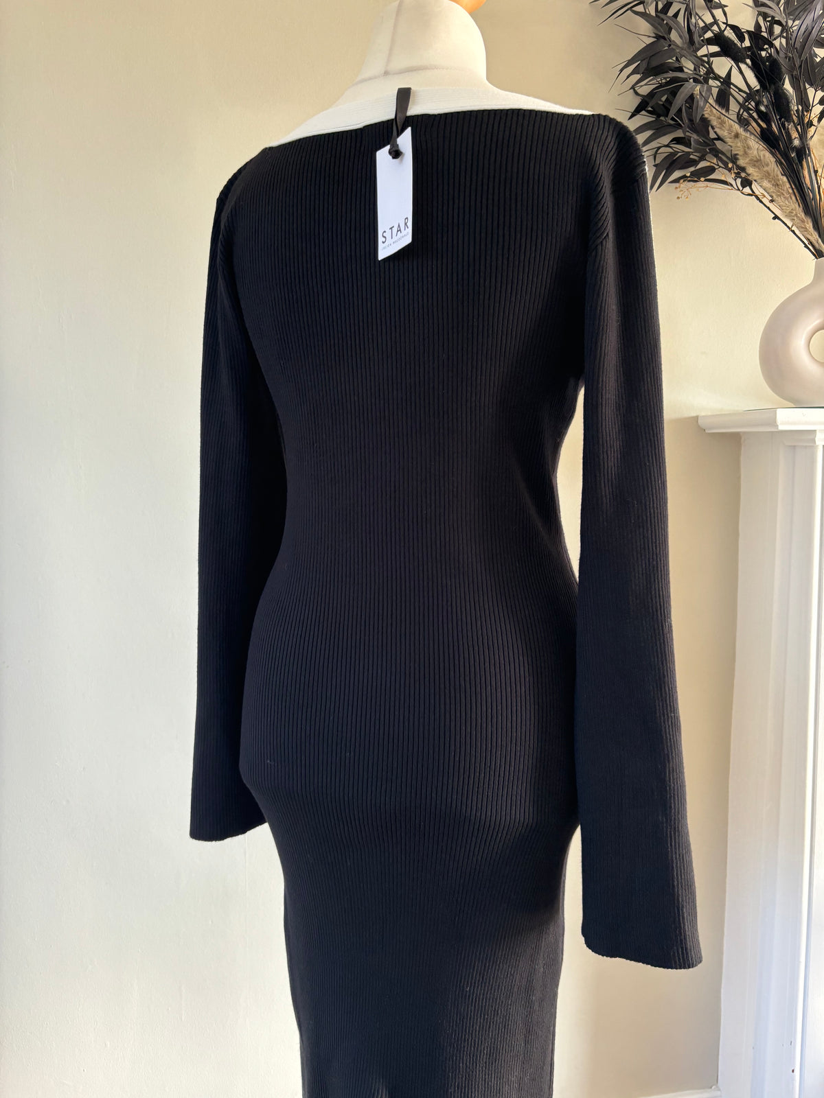 Elegant black and white Popper Sleeve Jumper Dress  by Julien Macdonald Size 18