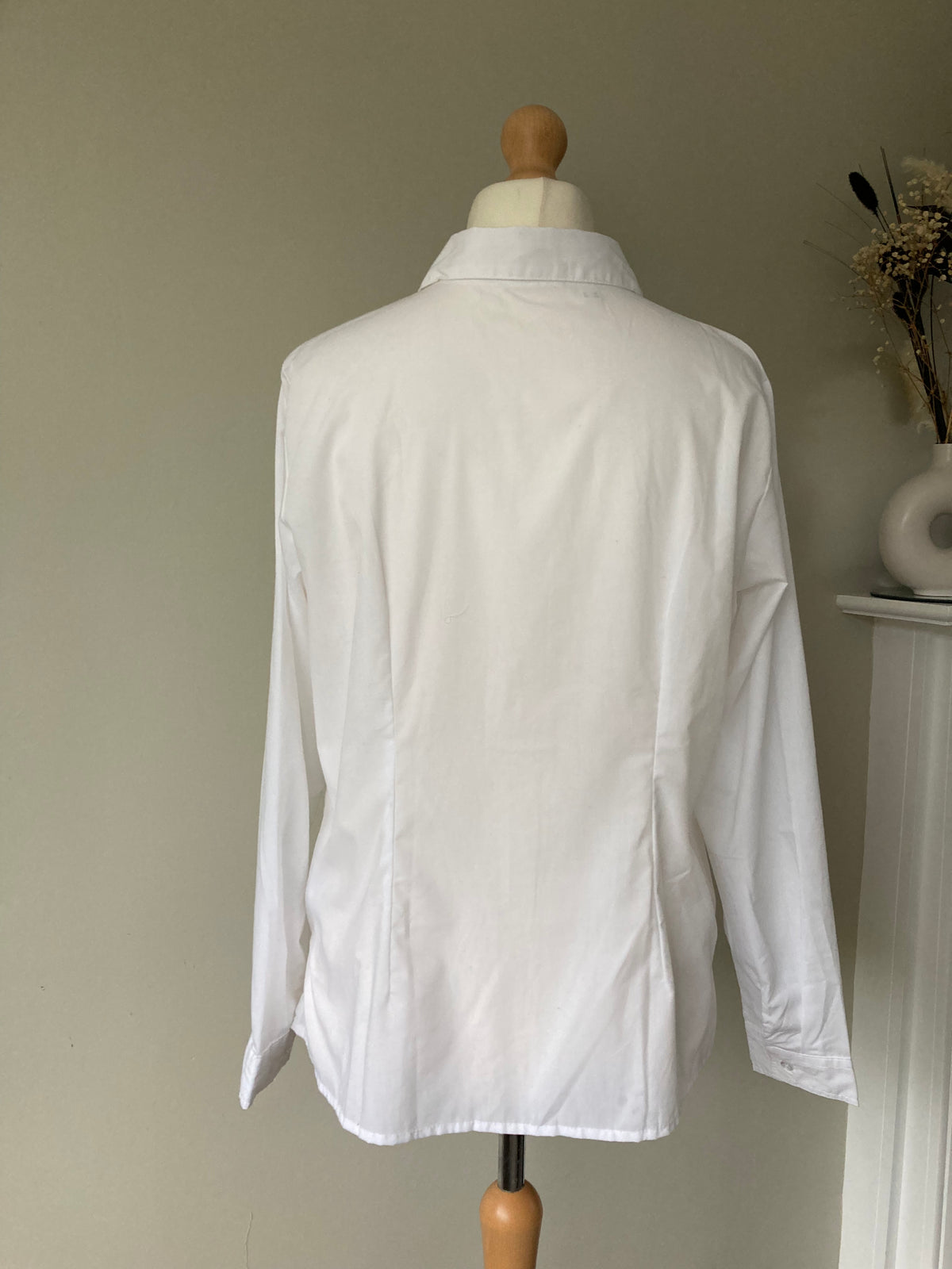 White long sleeve shirt by BPC