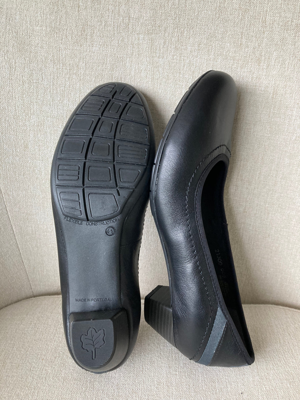 Black court shoes by AIRSOFT - Size 7