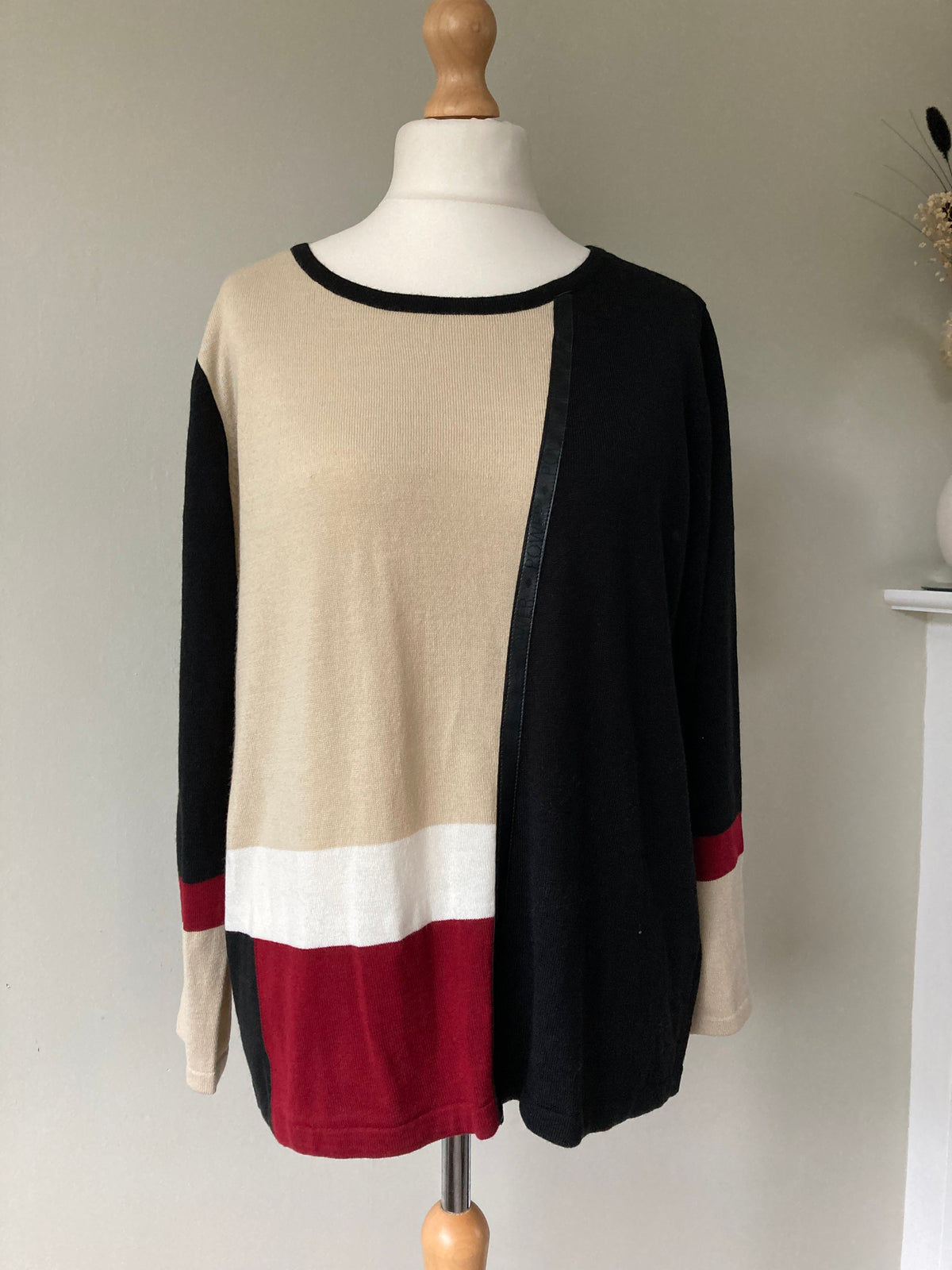 Colour block sweater by CREATION L - Size 22
