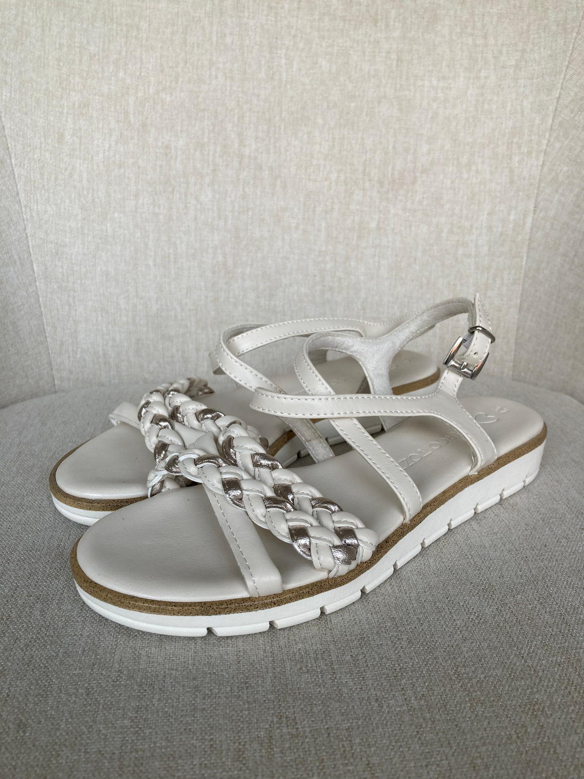 Cream leather sandals by Marco TOZZI - Size 4