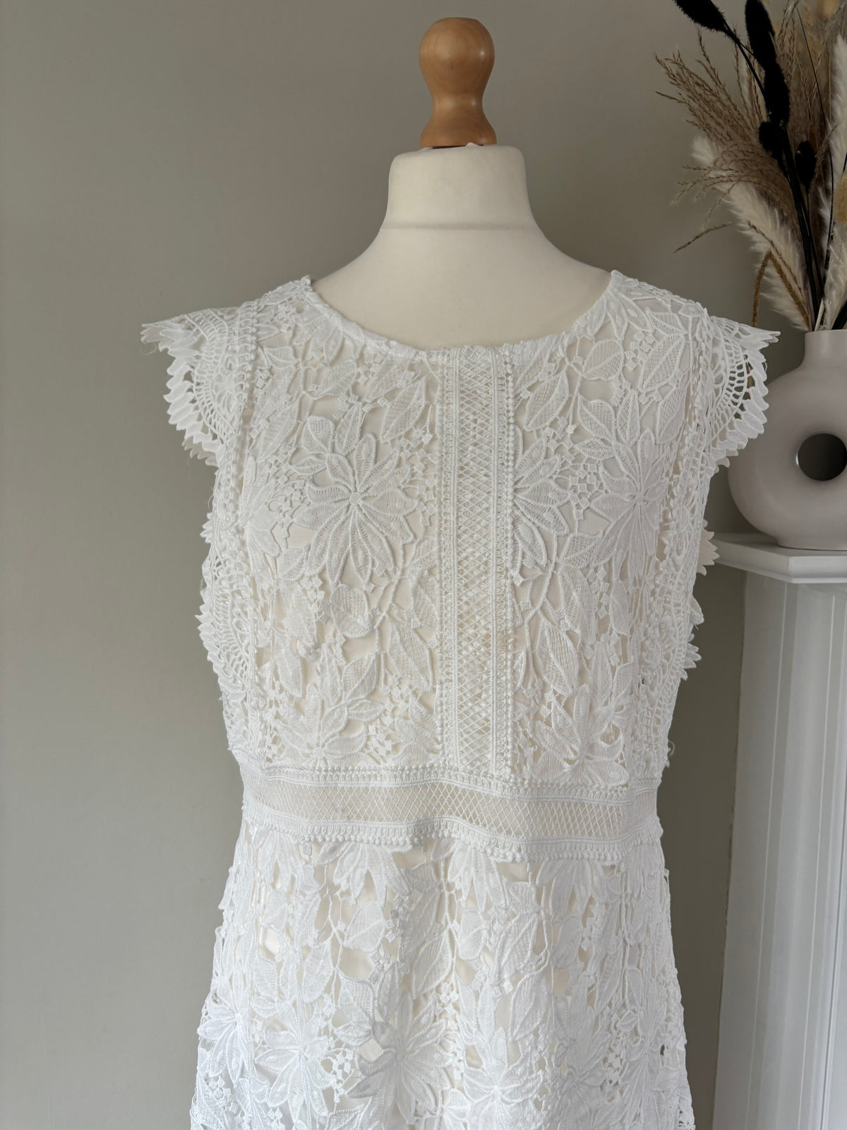 White lace dress by Kaleidoscope Size 18