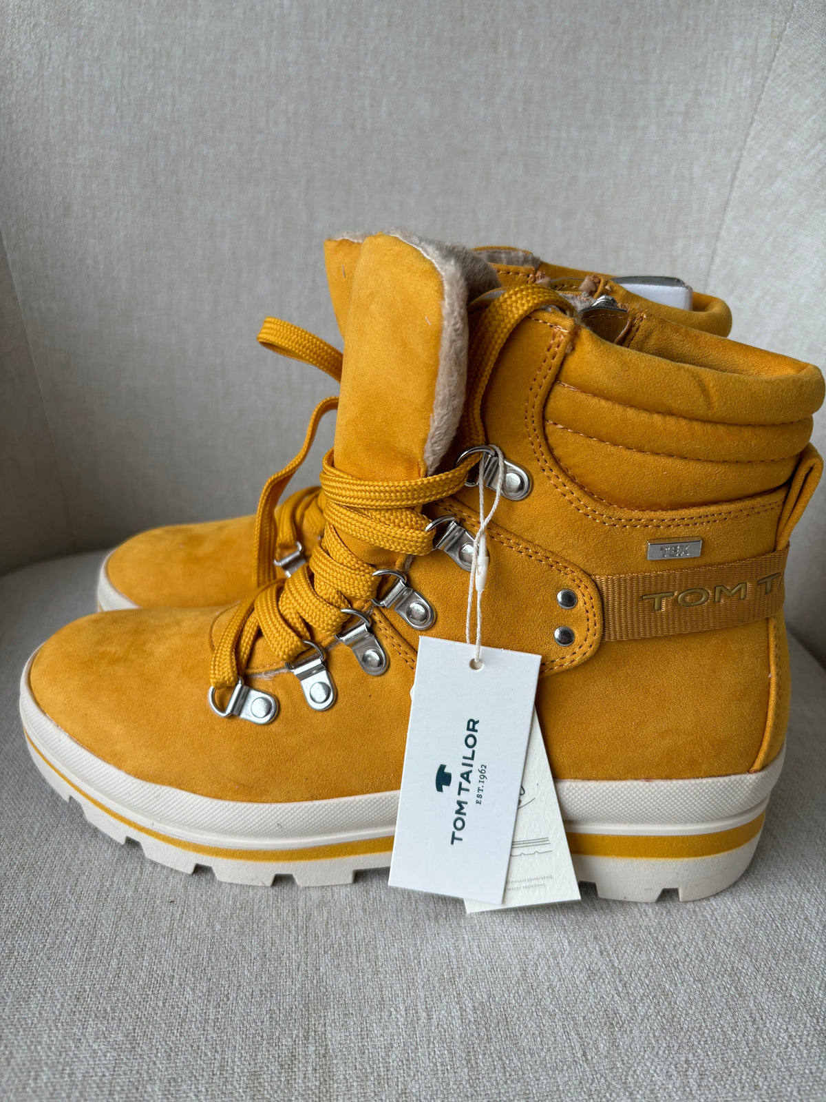 Mustard Yellow Lined Boots by Tom Tailor Size 5