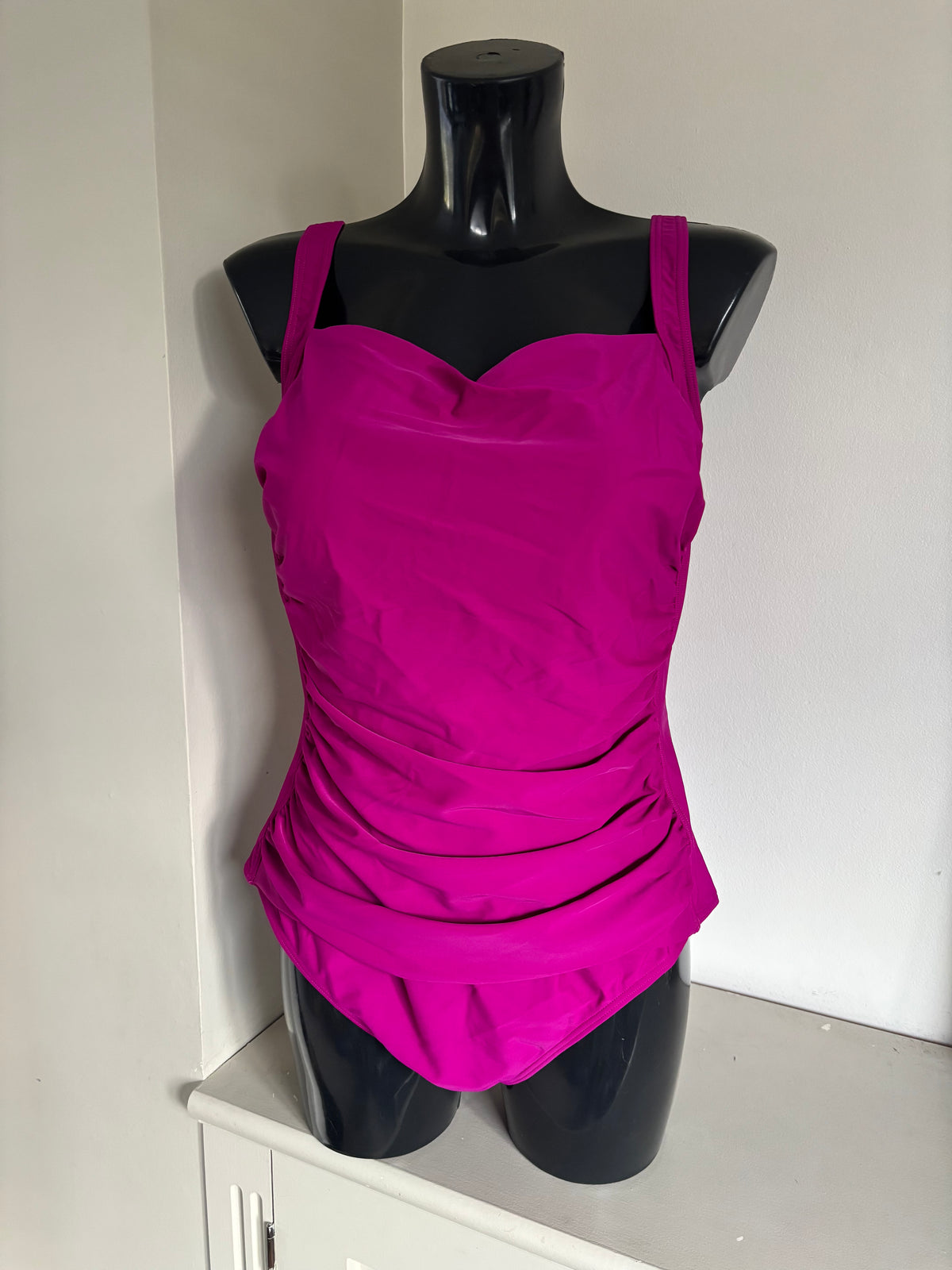 LASCANA Fuchsia Slim Effect Swimsuit size 22D