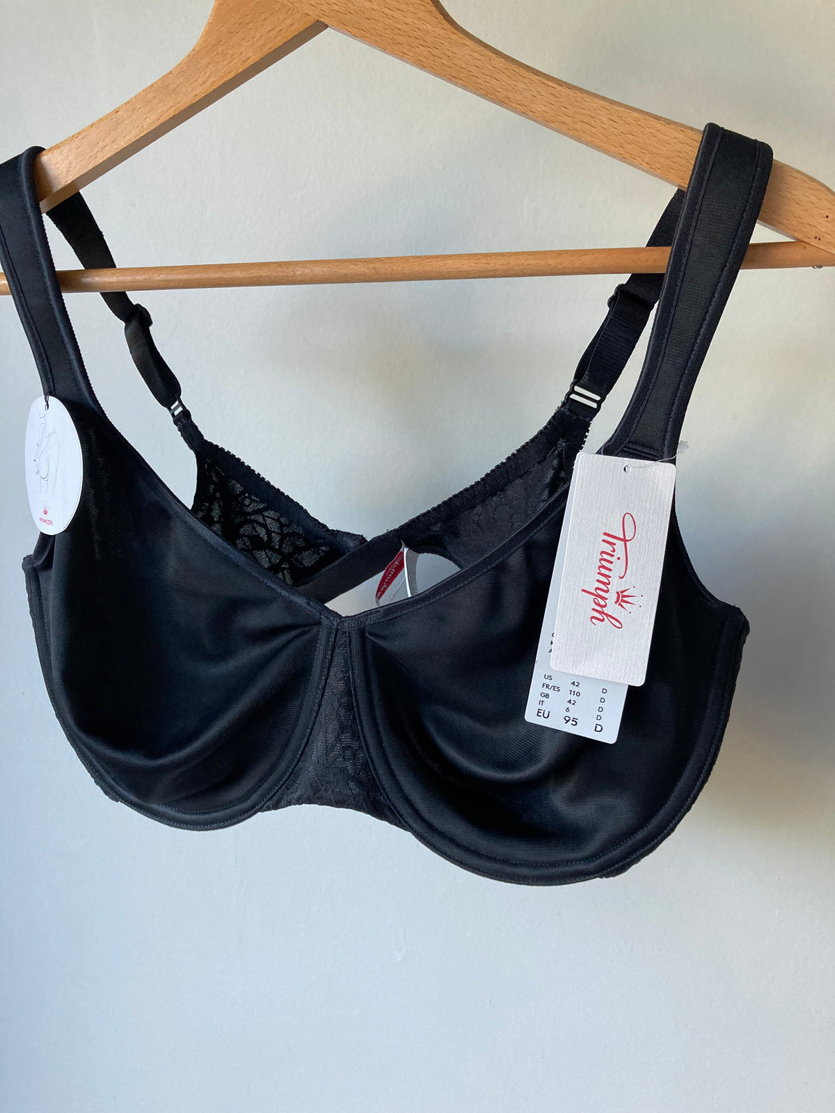 Black Comfort Minismiser Bra by TRIUMPH - Cup 42D