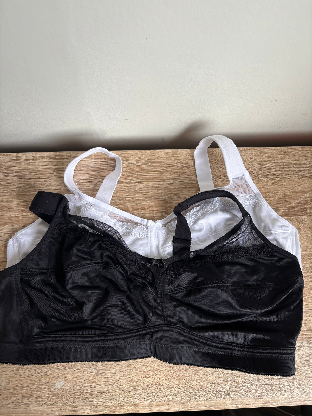 Black and white bra pack of 2 size