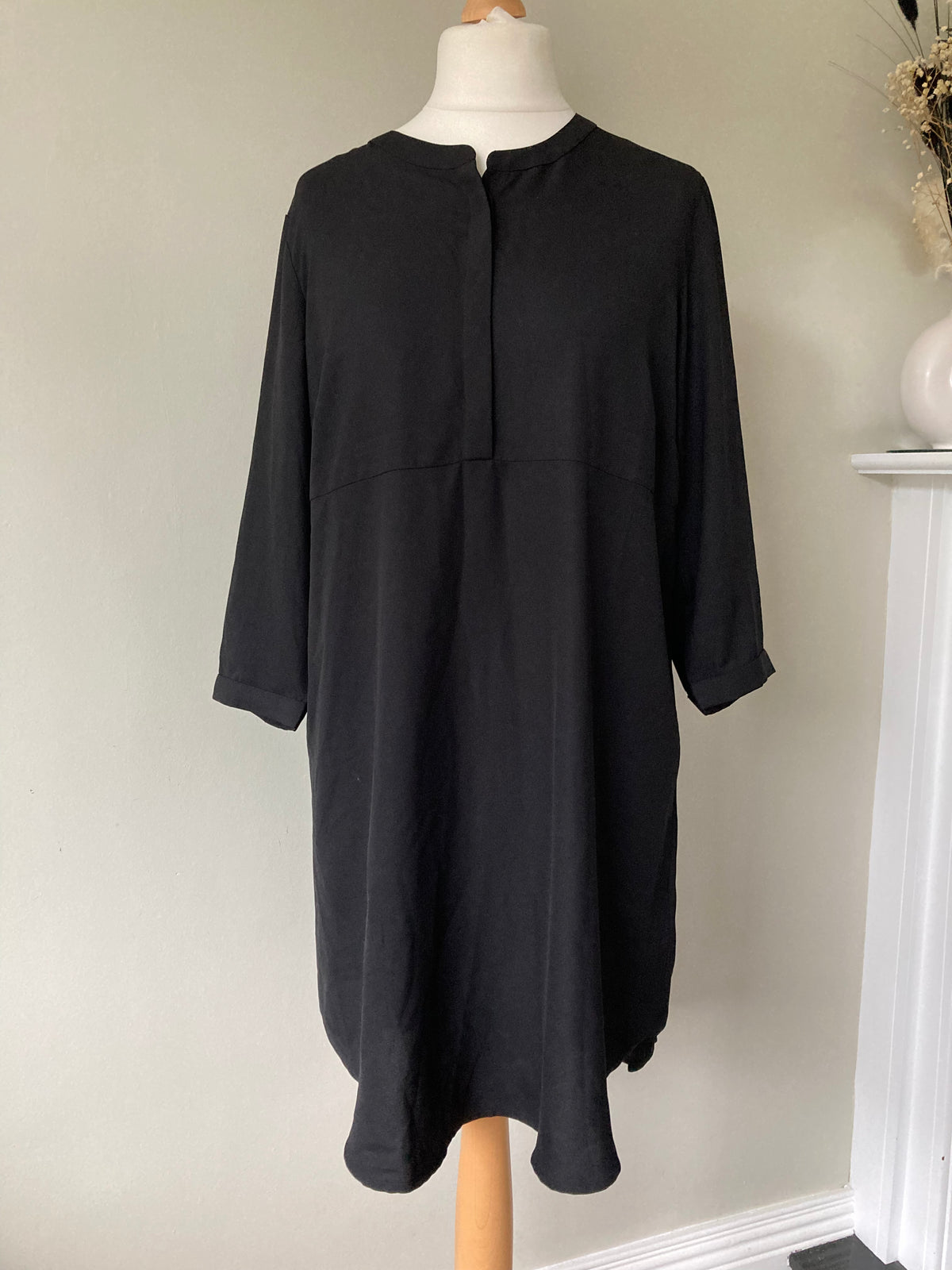 Collarless tunic dress by RAINBOW - Size 18