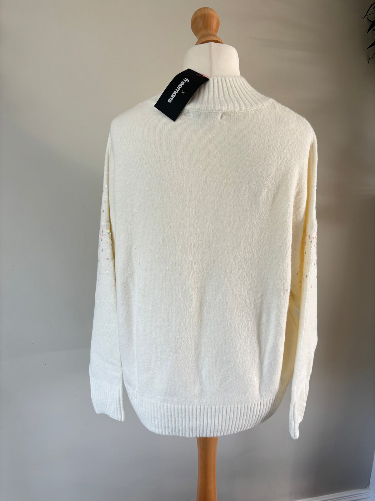 Ivory Sequin jumper by Freemans Size 16/18