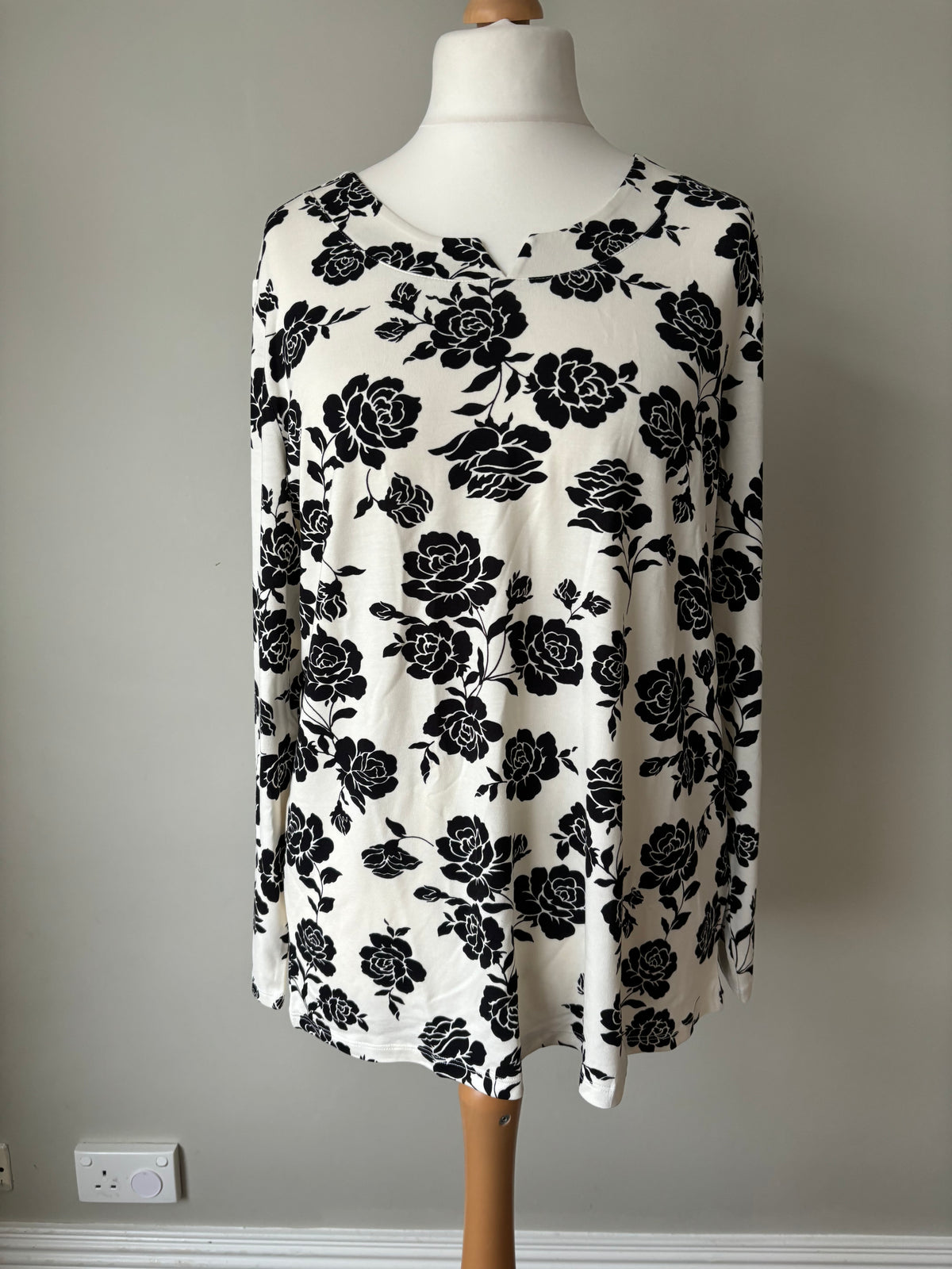 Floral Print Long Sleeve Top by Creation L Size 20