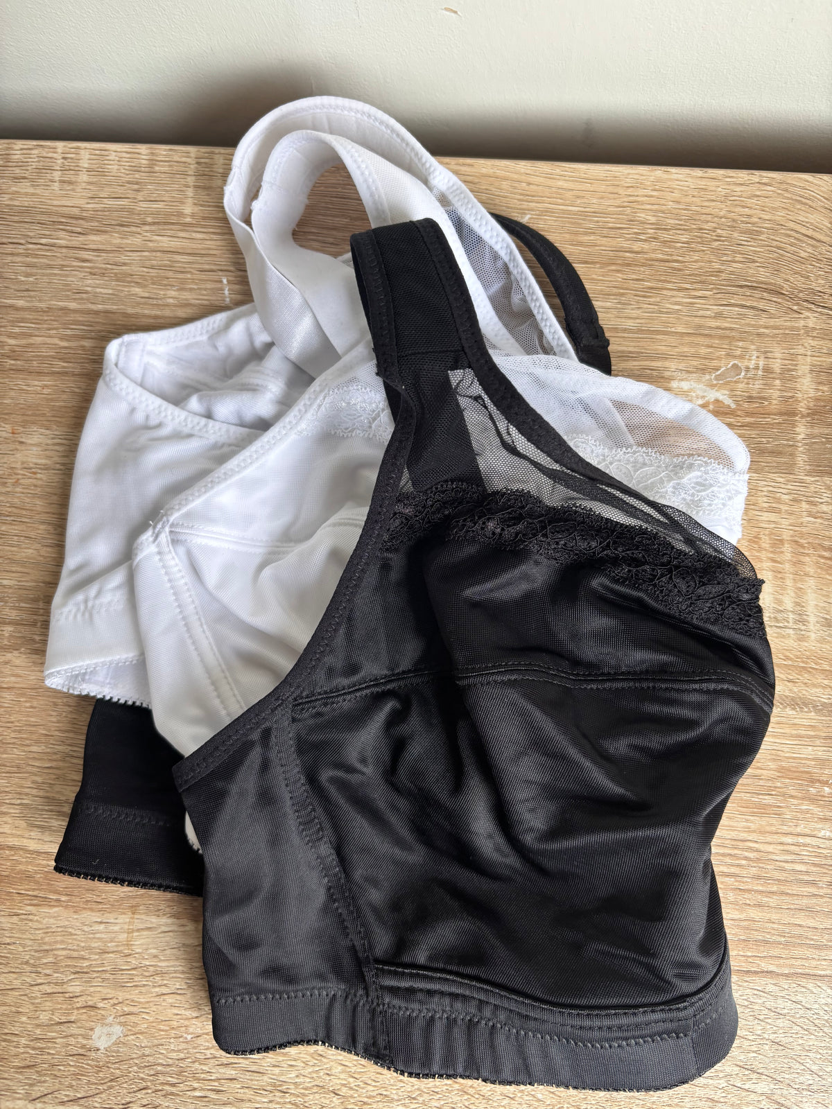 Black and white bra pack of 2 size