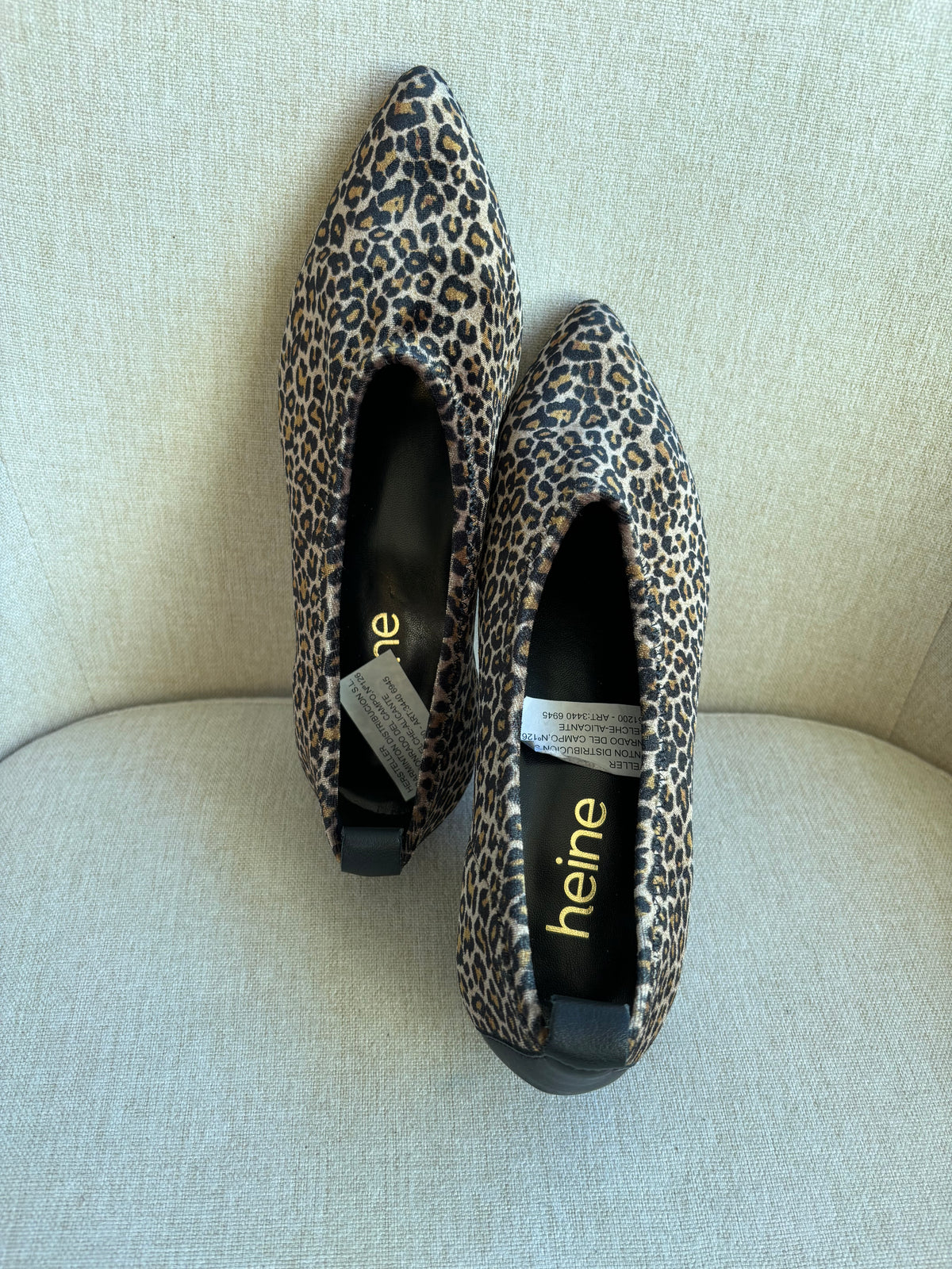 Stunning leopard print velour heels shoes by Heine size 5