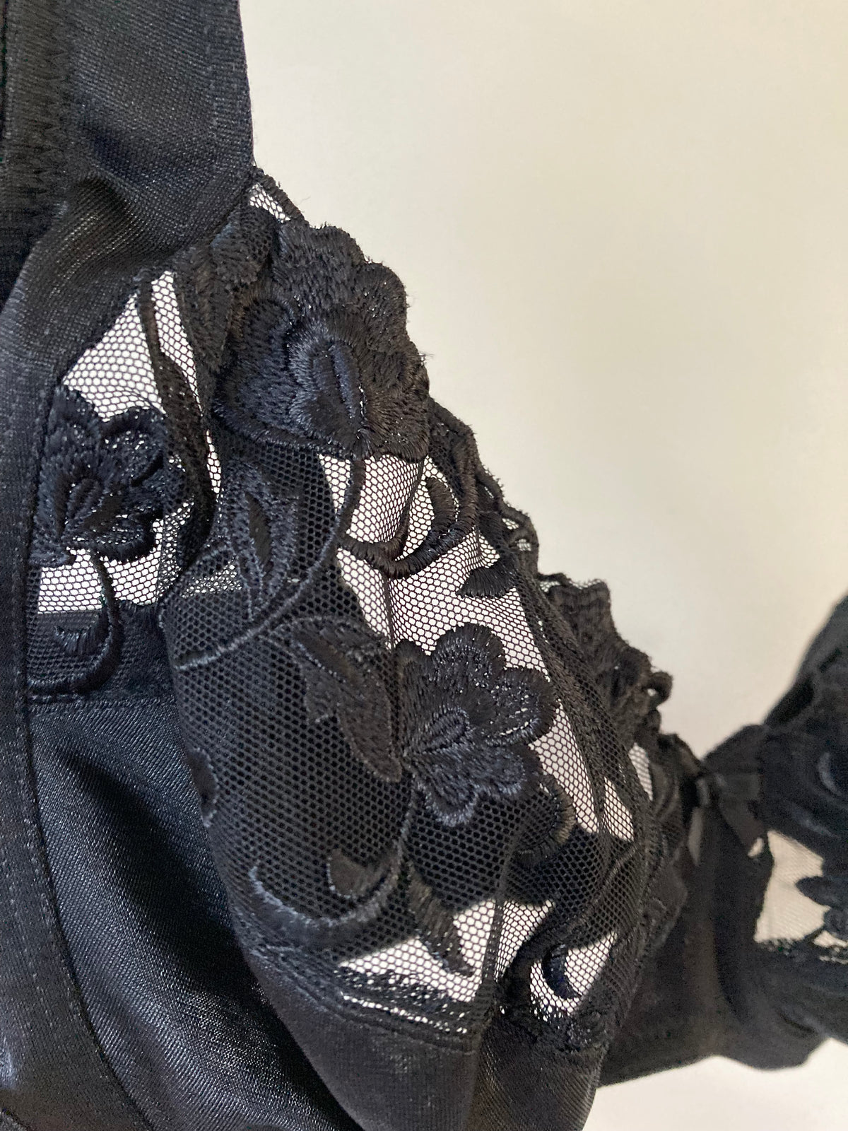 Black Underwired Bra by FELINA - Size 38C