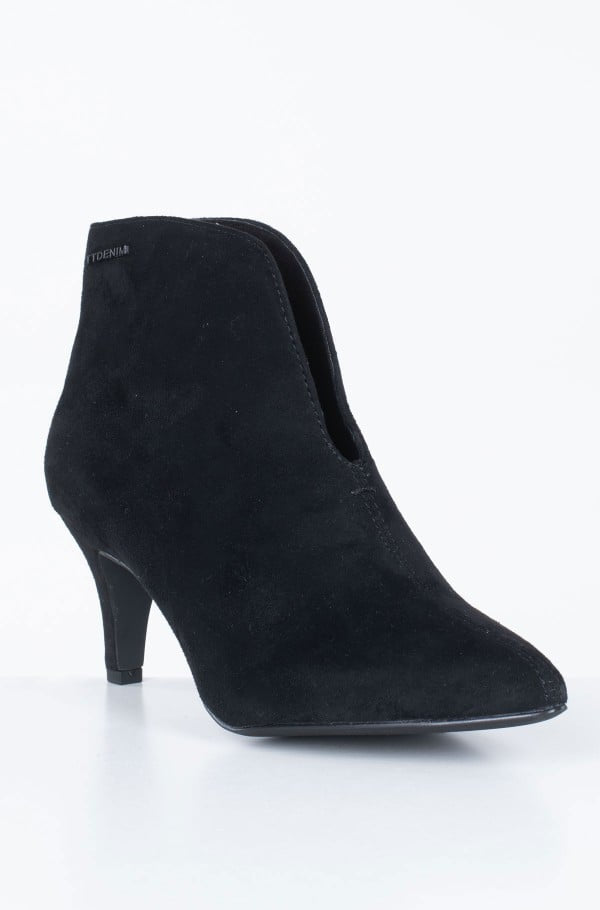Black ankle boots by Tom Tailor