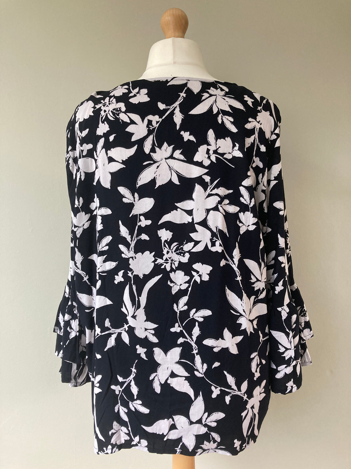 Three quarter printed blouse by CREATION L - Size 20/22