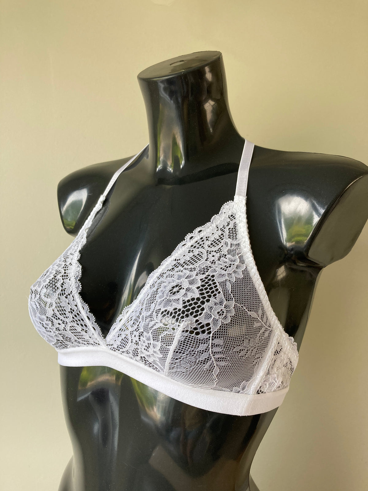 White lace bra by LASCANA - Size 34B