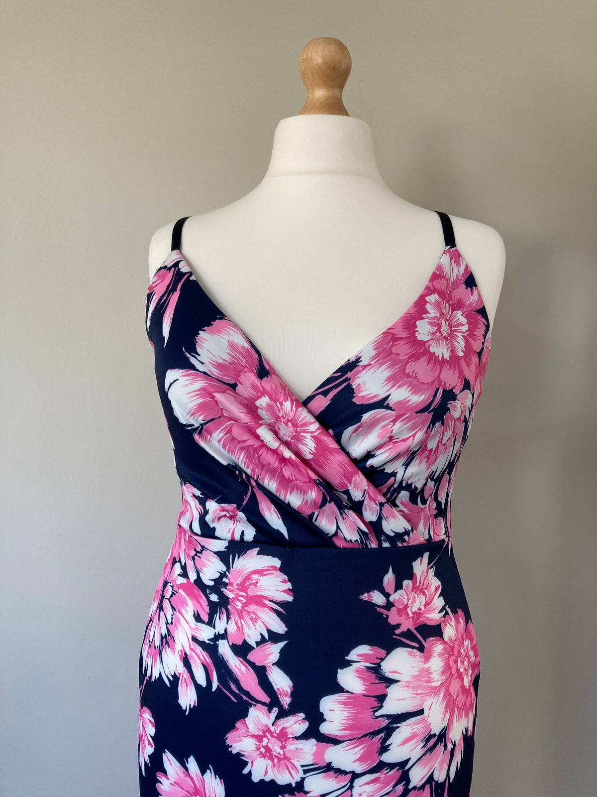 Figure Hugging Floral Dress by QUIZZ - Size14