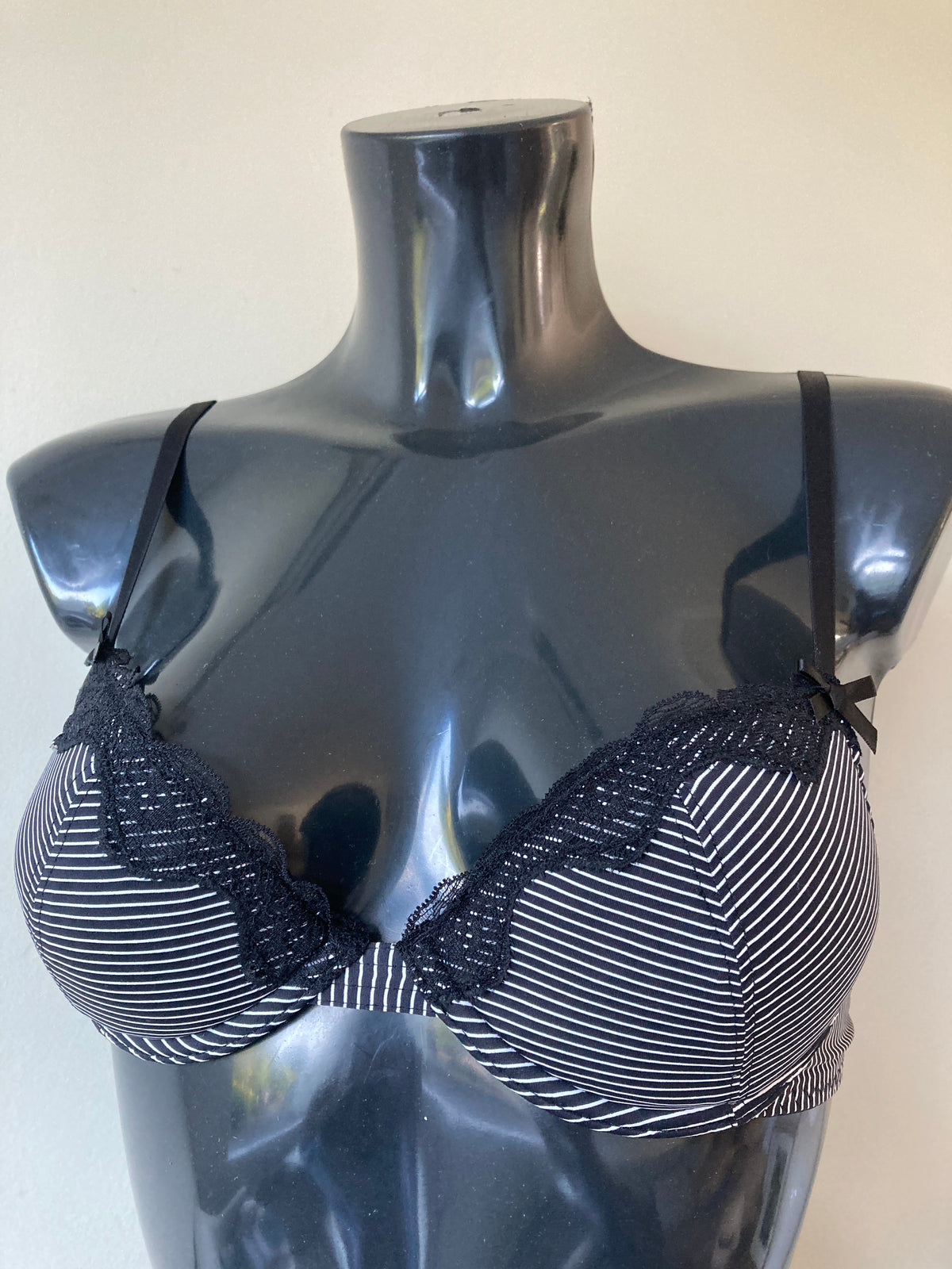 Black/White Push Up Bra by H.I.S. - Cup 34A