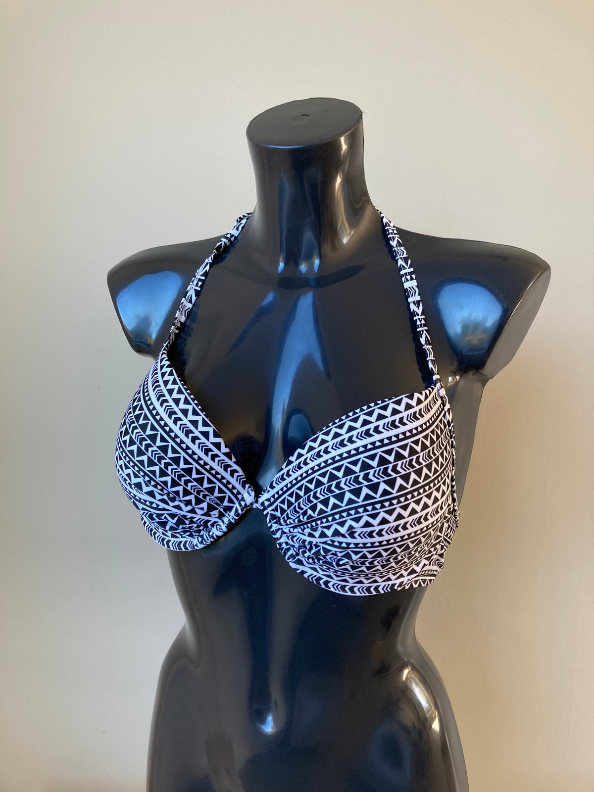 Black/White Push up Top by VENICE BEACH - Size 14C