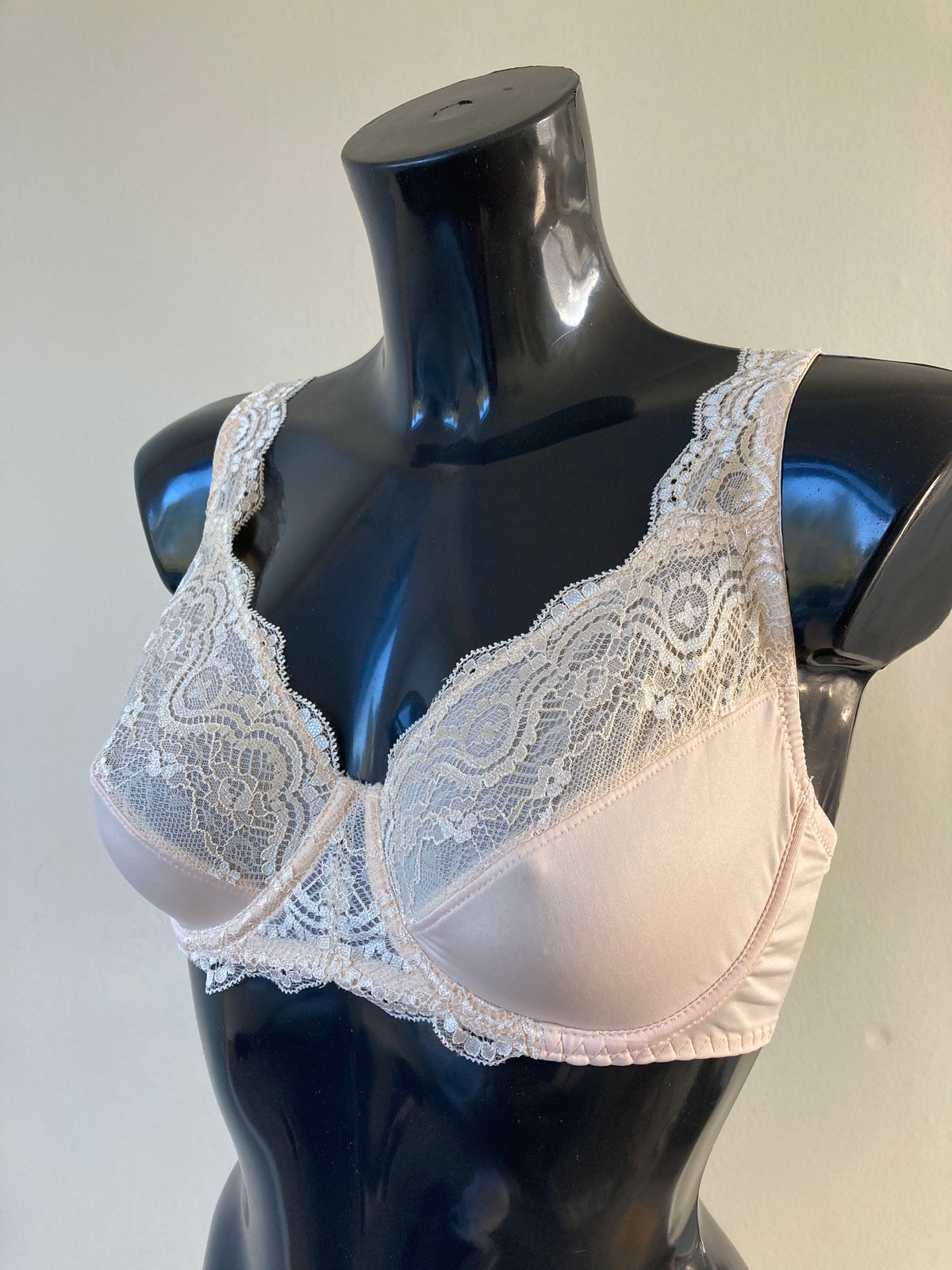 Nude Lace Front Bra by BPC - Size 34D (2pk)